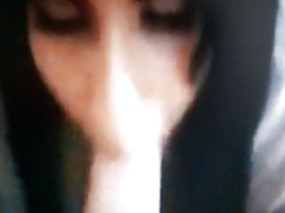 Regarder la video porno de la pompe velane susent une file d'attente