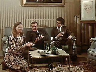 Montre russe porno dans la bibliothèque de la bonne épouse de soutien aux entreprises soutien aux entreprises