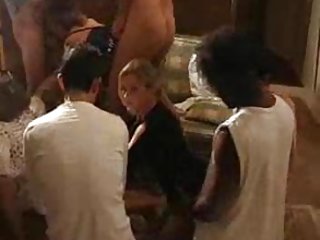 Porno anal jouer les lesbiennes français mûrit gang bang gang bang