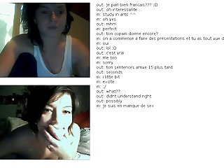 Français-dame montrant des trucs