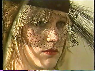 Classique français : l antiquaire à la chatte trempee classique