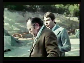 Photos porno classique de maiden français : les cuissardes entre ouvertes classique