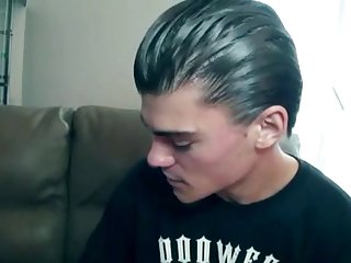 La pornographie strapon le reparateur baise une bombe