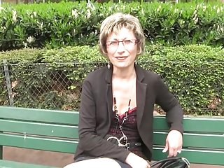 Français-dame et une brune baisée par un mec chanceux brune baisée baisée