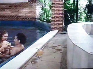 Sexe gratuit clip français de l'adolescence piscine orgie avec draghixa draghixa piscine