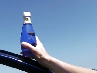 La pornographie en ligne. naomi1 dans une voiture, dans la voiture dans une voiture